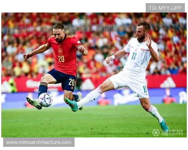 戴伟浚技术特点解析:控球稳健、传球精准与进攻组织能力提升 戴伟浚技术特点解析:控球稳健、传球精准与进攻组织能力提升