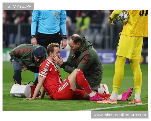 拜仁欧冠竞争力波动:当前赛季表现受限,竞争格局面临调整 拜仁欧冠竞争力波动:当前赛季表现受限,竞争格局面临调整