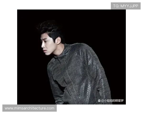 孙准浩在韩国喝个咖啡都要被拍，这哪是球员啊简直顶流爱豆