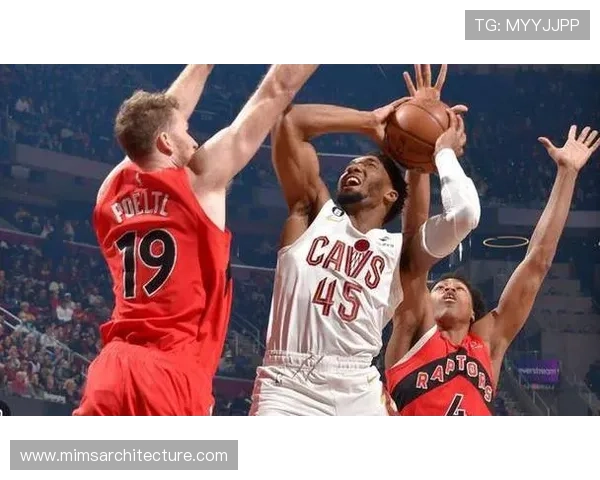 朱利叶斯·兰德尔挡拆强攻拉升得分效率明显优于季后赛对手